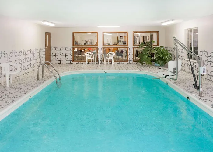 Super 8 By Wyndham Pekin/peoria Area 3*