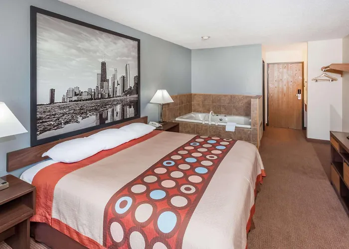 Hotel Super 8 By Wyndham Pekin/peoria Area 3*