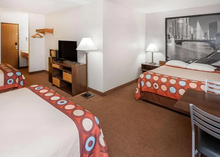 Hotel Super 8 By Wyndham Pekin/peoria Area Pekin