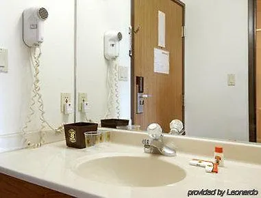 Super 8 By Wyndham Pekin/peoria Area Hotel 3*