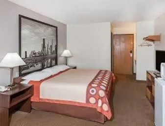Hotel Super 8 By Wyndham Pekin/peoria Area 3*