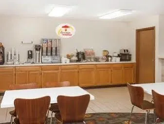 Hotel Super 8 By Wyndham Pekin/peoria Area